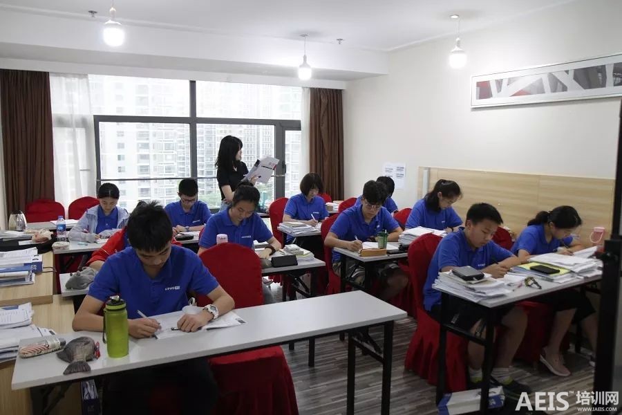 AEIS暑期冲刺集训营老师课堂内容大揭秘！